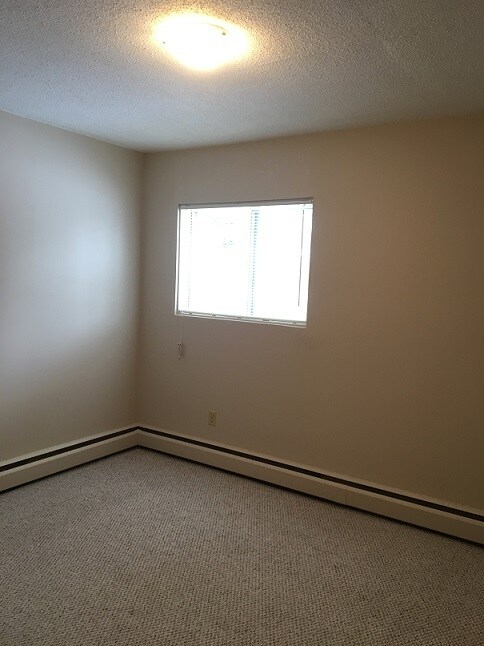 Photo - 0 Bed 0 Bath Unit in Red Deer, AB Unit 204