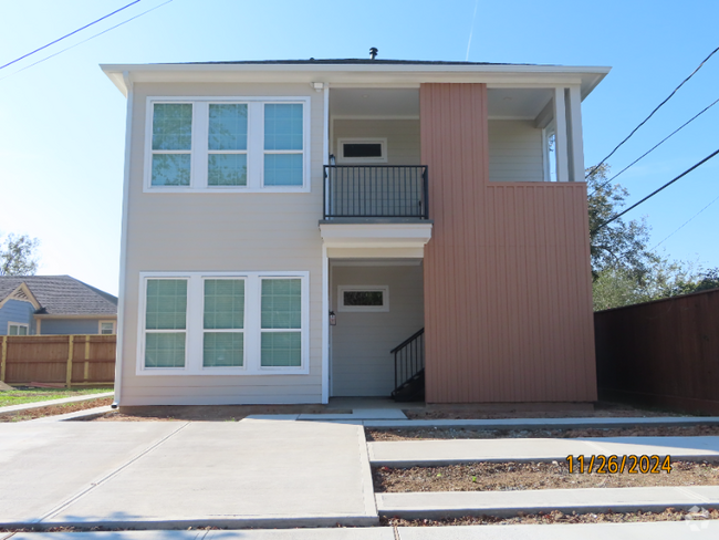 Building Photo - 3210 Meyer St Rental