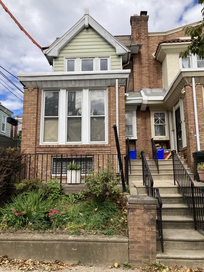 Photo - 4949 Sansom St