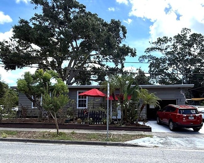 Photo - Downtown Bungalow