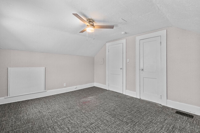 Building Photo - 1412 Arrow Ave Unit 2