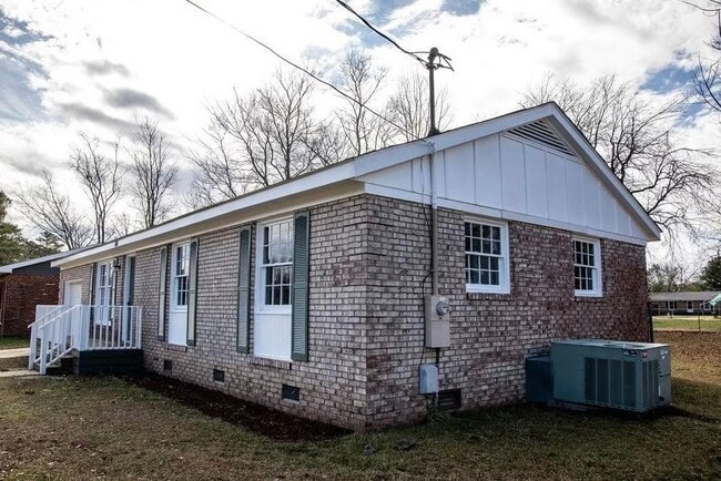 Photo - 410 Atwell Dr