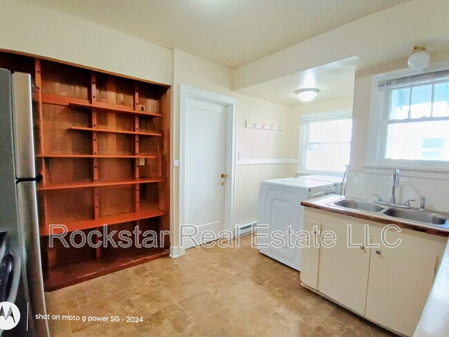Photo - 1737 W Tenth Ave