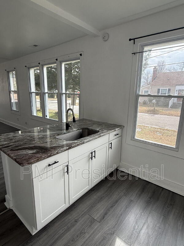 Photo - 600 N 21st Ave