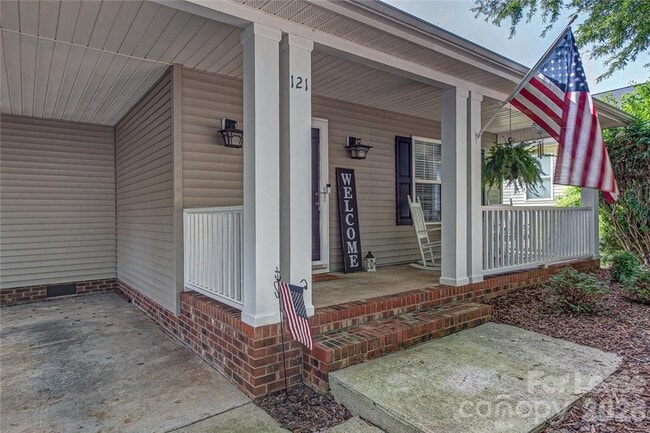 Photo - 121 Pratt St