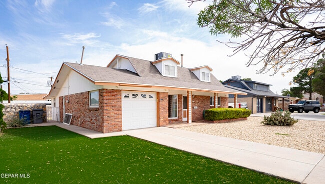 Photo - 10125 Chezelle Dr