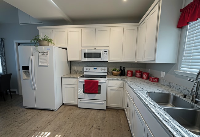 Photo - 703 Maple St Apartments Unit 703