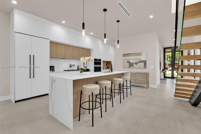 Photo - 920 NE 17th Ave