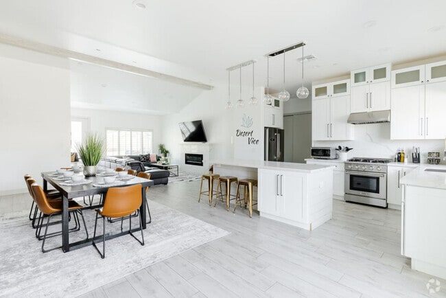 Building Photo - 2015 N 80th Pl Rental
