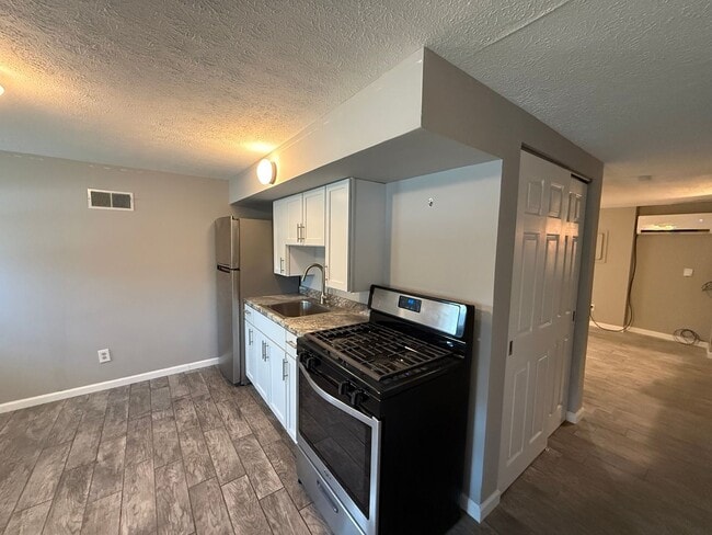 Photo - 5533 Southwest Ave Unit 5533-1F Southwest