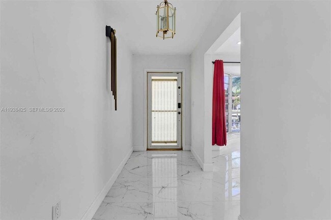 Photo - 860 NW 207th St