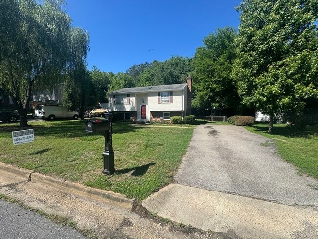 Building Photo - 4020 Laurelwood Rd
