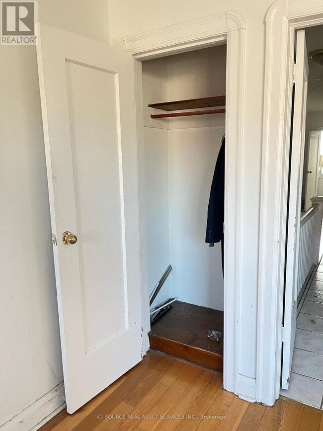 Photo - 56 Markham St