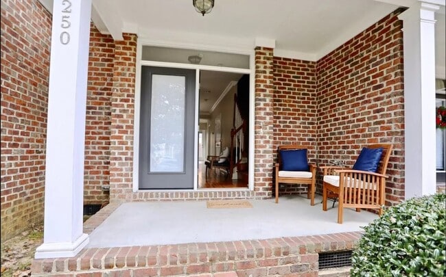 Photo - 250 E Delaware Ave