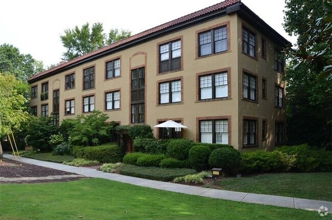 Building Photo - 1bd/1ba Condo Across the Street From Piedm... Unit M