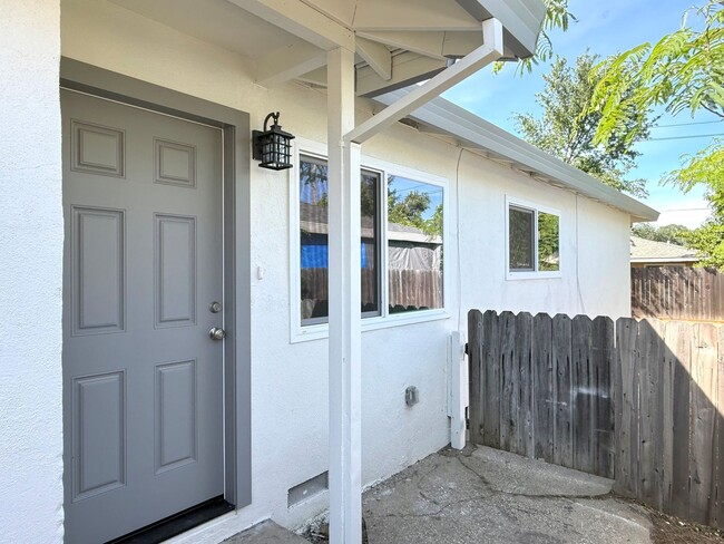 Photo - Fully Renovated 2 bed 1 bath !!