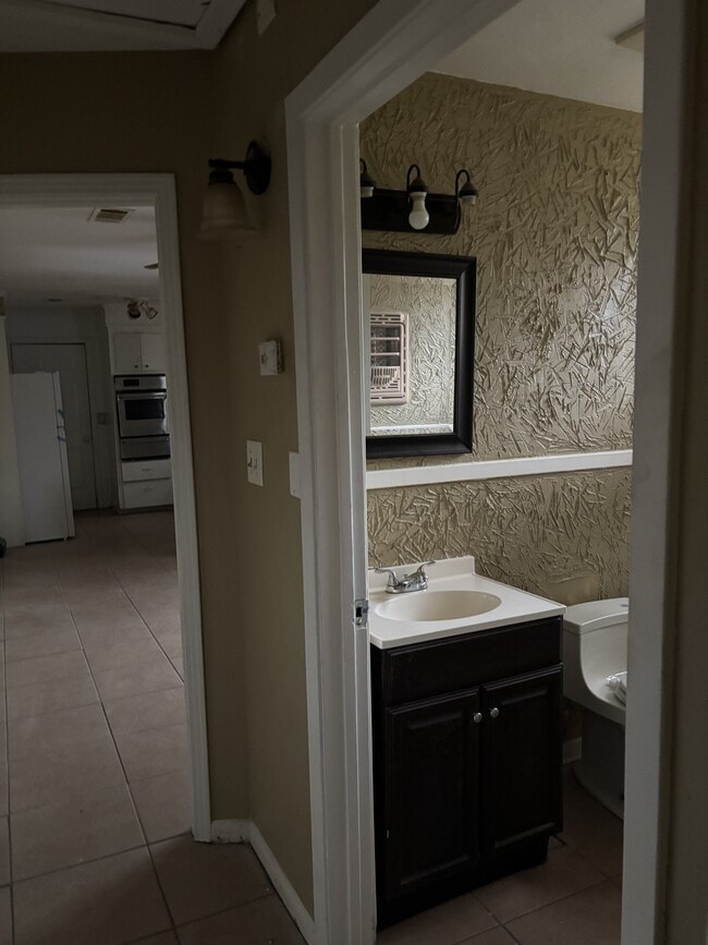 Photo - 1332 Dianne Dr