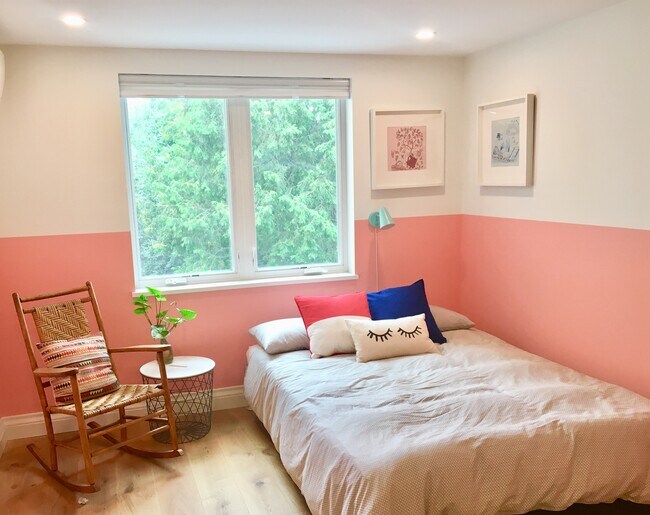 Photo - 29 Nassau St Unit Beautiful and spacious