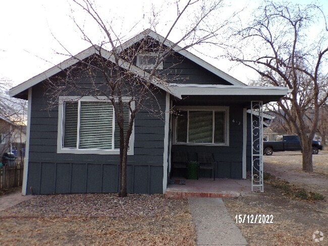 Building Photo - 612 Forest Ave Rental