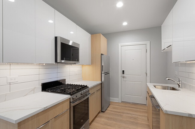 Photo - 1629 W Chase Ave Unit 3C