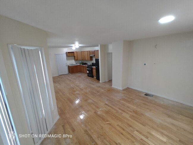 Photo - 105 Easton Ave Unidad 1