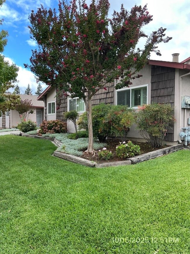 Building Photo - Trower 1356-1368 N Unit 1356 Trower