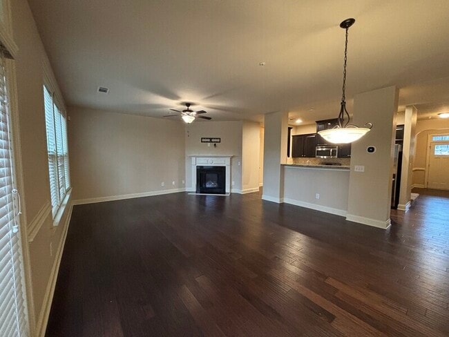 Photo - 2218 Knoxhill View