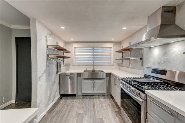 Building Photo - 7765 Saranac Pl Unit 36