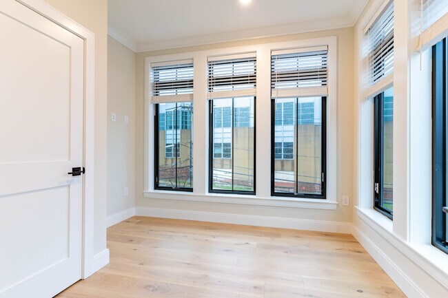 Photo - 159 Everett St Unit 303