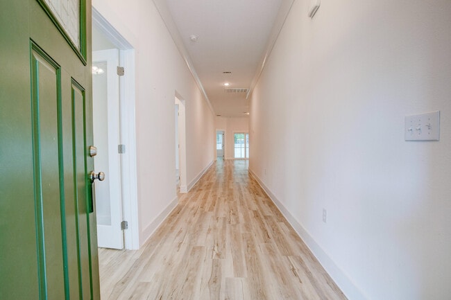 Photo - 1756 Thomas St