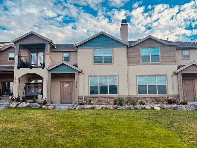 Photo - 4-Bedroom Herriman Townhome w/2-car Garage