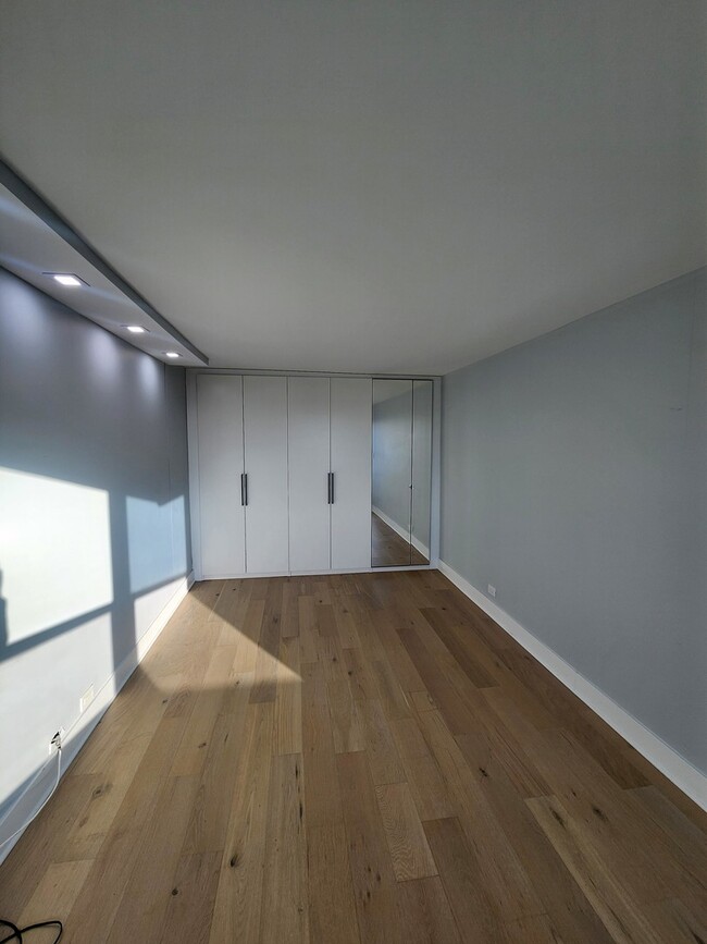 Photo - 1560 N Sandburg Terrace Unidad 2605J