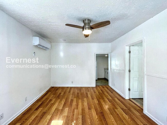 Photo - 102 Chestnut St