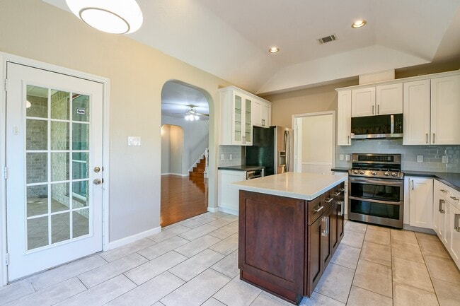 Building Photo - 18035 Somerset Knolls Ct Rental