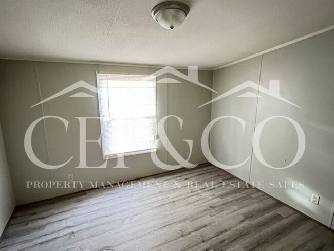 Photo - 217 Harrison Acres Dr