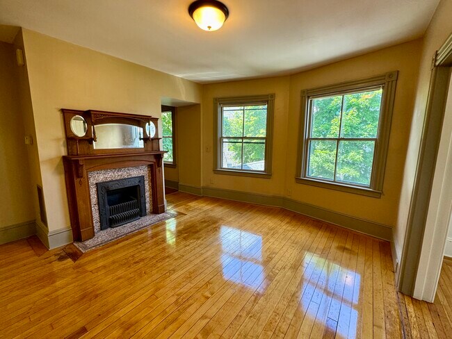 100 Lexington Ave Unit 2