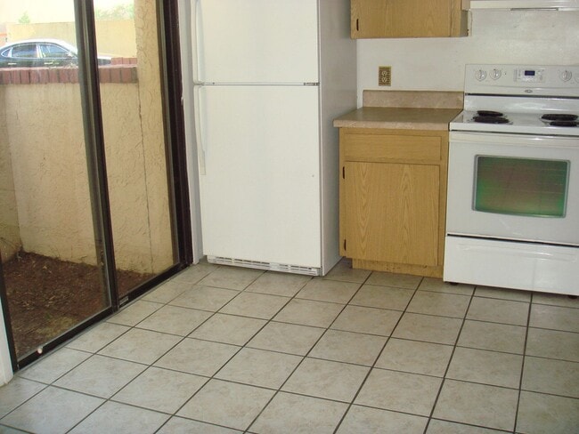 Photo - FOR RENT – 2 Bed /  2 Bath condo in the Shores – Available Now!