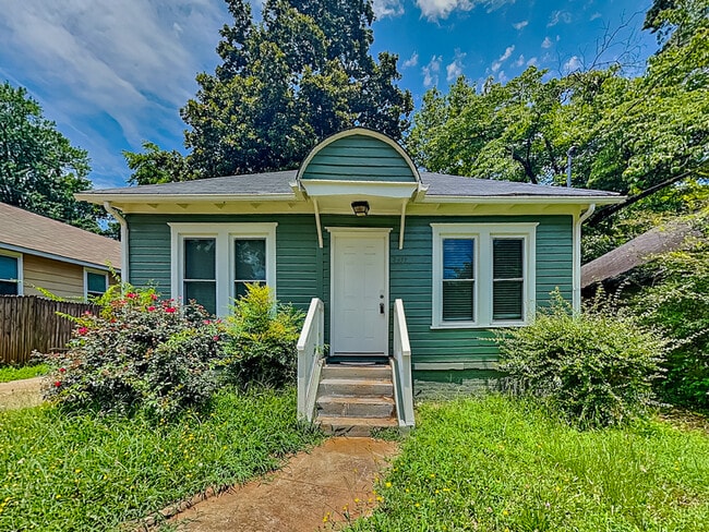 Photo - 2497 Lakewood Ave SW House