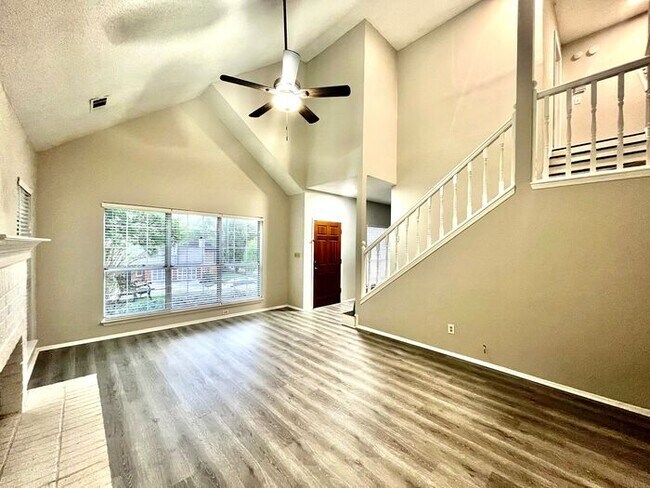 Photo - 10470 Meadow Run Trce