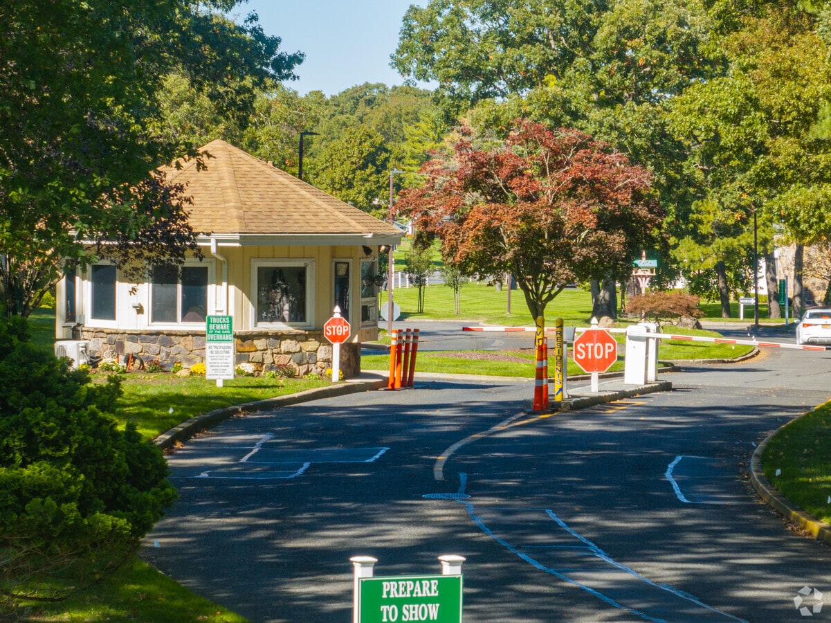 Gated Entrance - Leisure Village