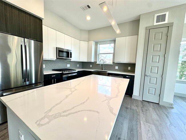 Photo - 401 W 25th St Unit 1144