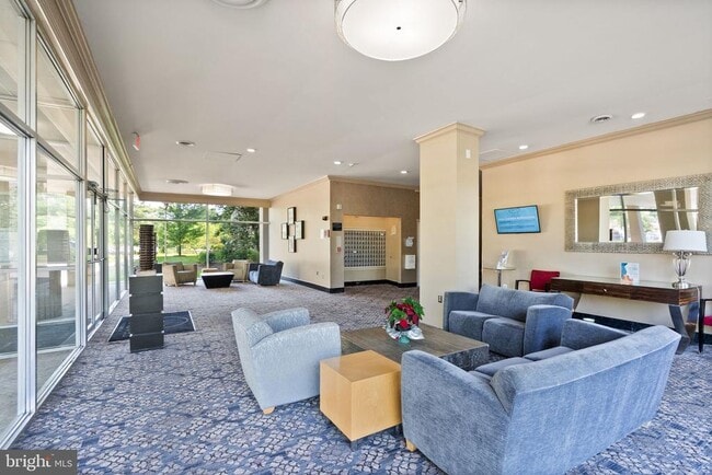Photo - 6621 Wakefield Dr Unit 913