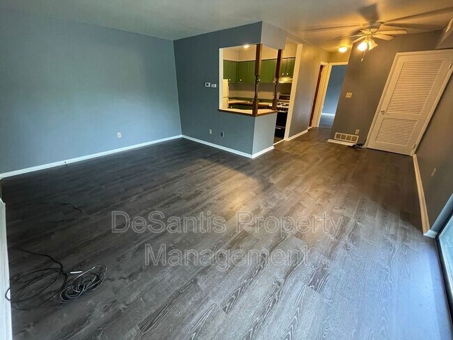 Photo - 601 College Park Dr