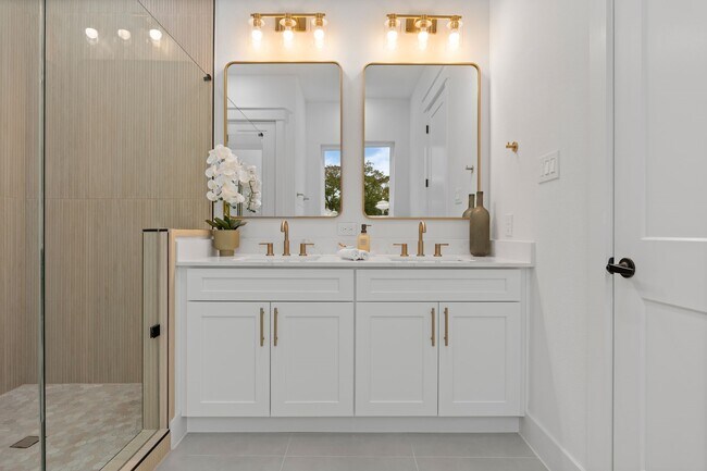 Photo - 717 Janisch Rd