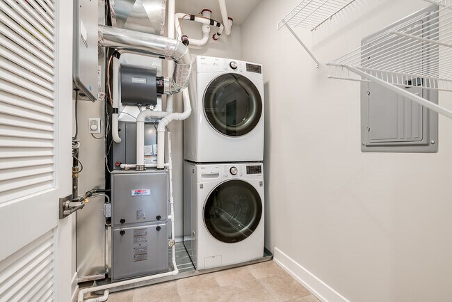 Photo - 2145 S Halsted St Unidad 4S