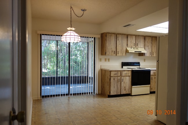 Photo - 1275 Malone Ave