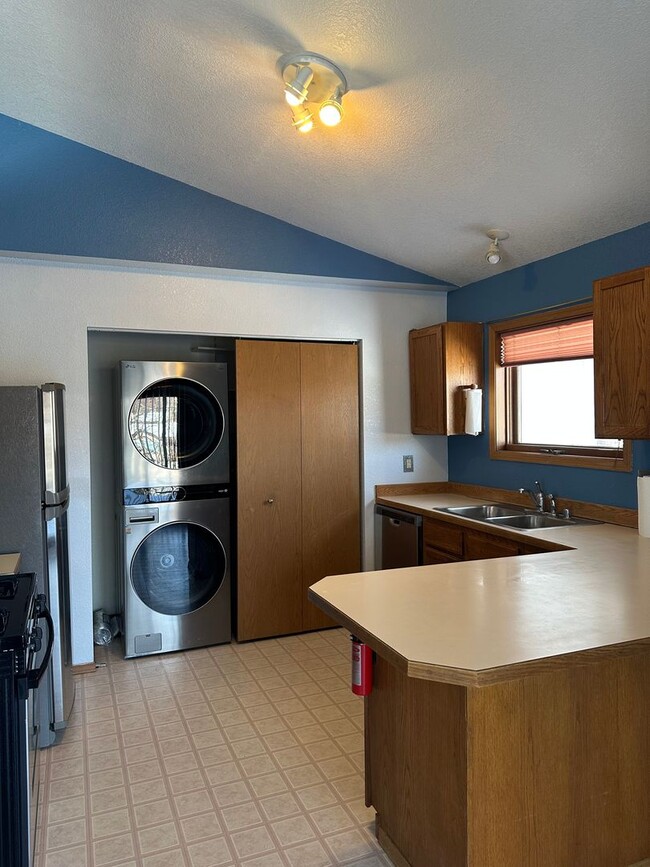 Photo - Cozy 2 bedroom 2 bath home