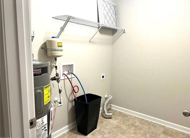 Photo - 1319 Kirkman St