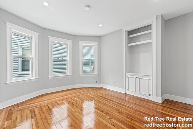 Photo - 79 Pleasant St Unit 2