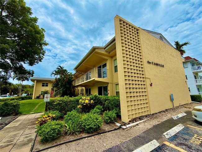 Photo - 2352 NE 9th St Unit B